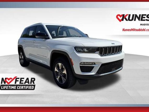 JEEP GRAND CHEROKEE 2023 1C4RJYB67P8774715 image